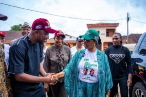 Mrs Ighodalo with Eym president.